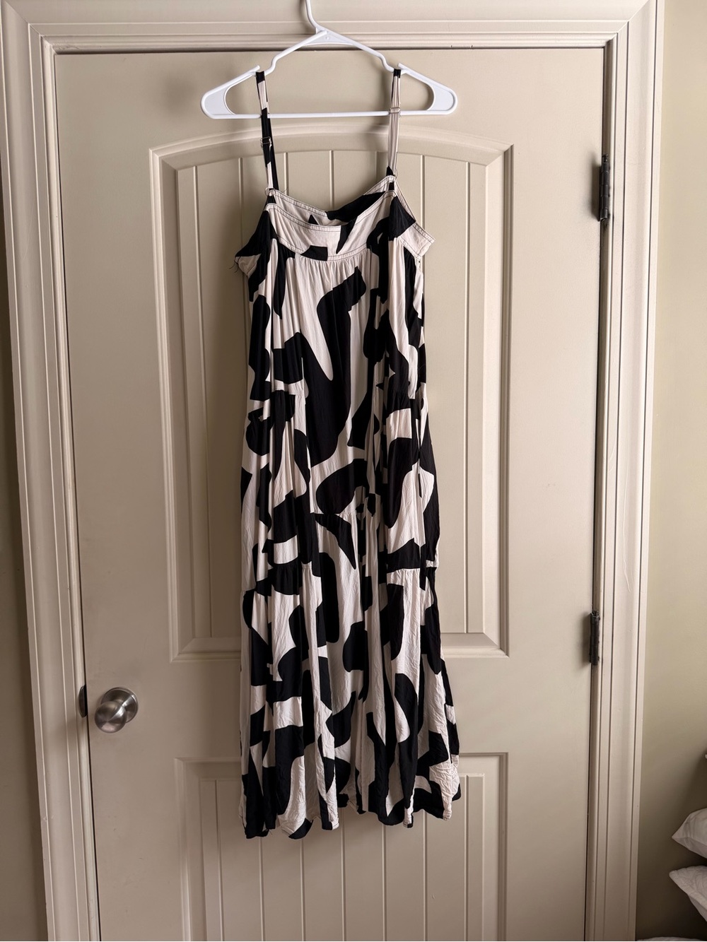Black & White Abstract Print Maxi Dress with Spaghetti Straps - Picture 2 of 5